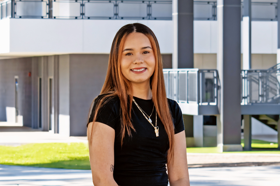 headshot of Yadira Alvarez