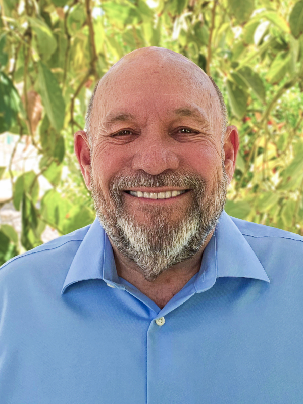 headshot of Art Vasquez