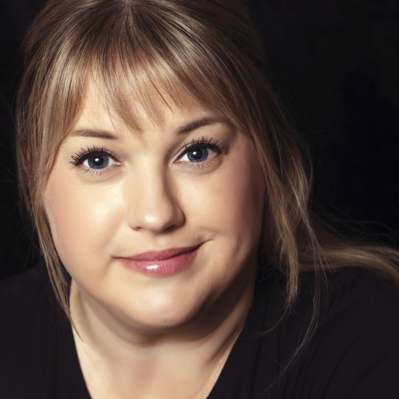 headshot of Kim Toth