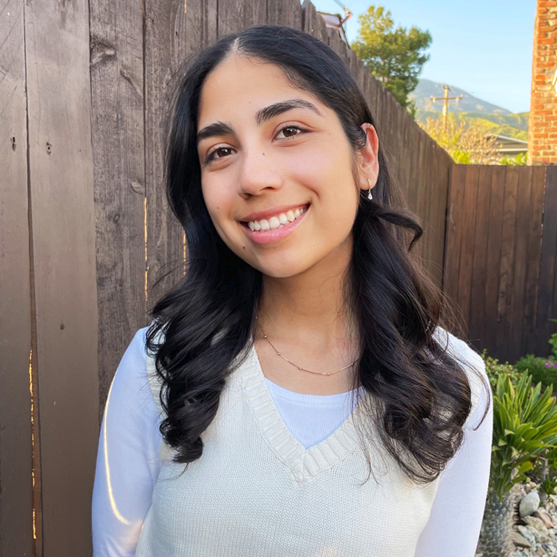 headshot of Yesenia Bugarin